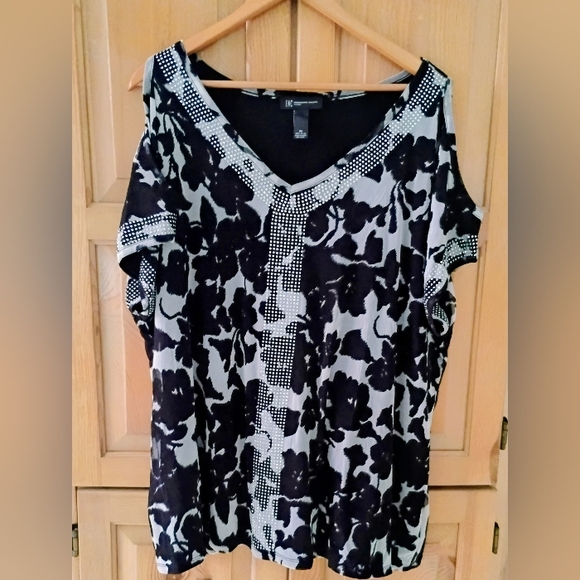 INC Black and White Floral Blouse - Picture 1 of 4